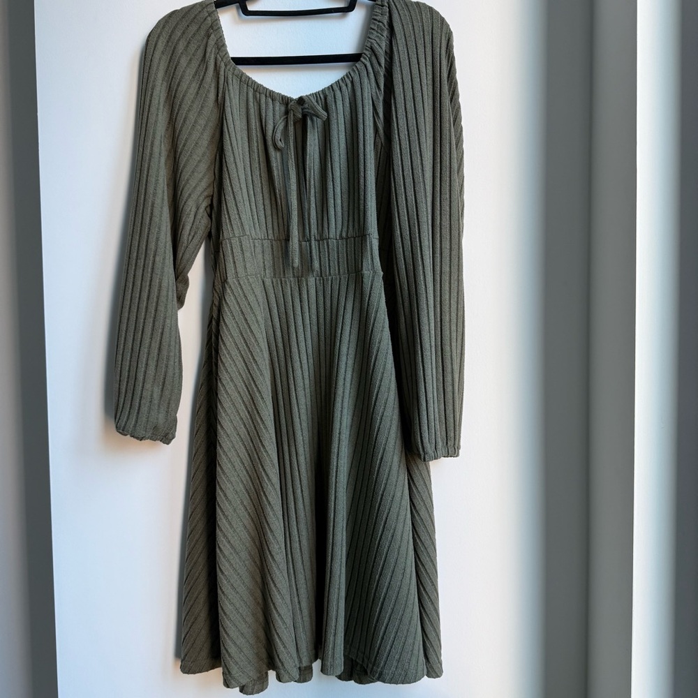 Elegant Olive Green Ribbed Dress